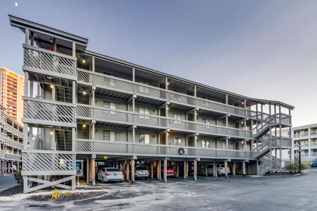 Resort Ship Watch Pointe I